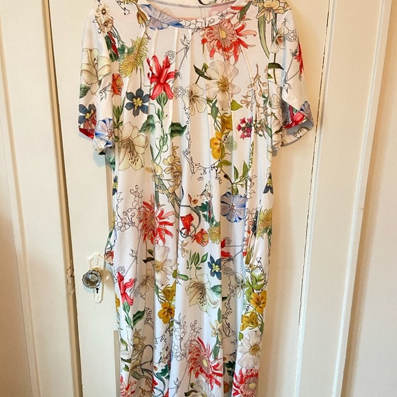 Dresses & Skirts - Floral Flutter Sleeve Midi Sundress